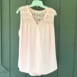 Adorable crocheted detailed pink sleeveless top.